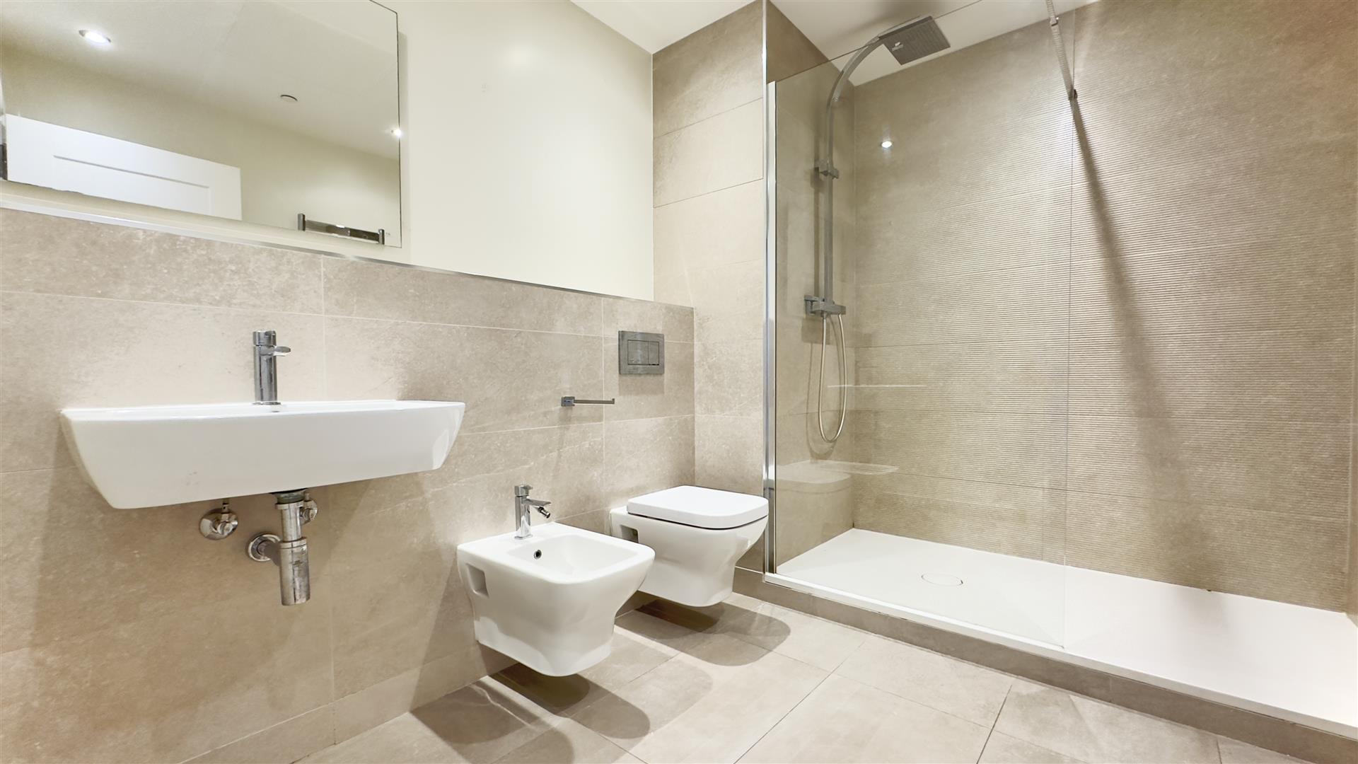 Image of Apartment - 4 Bedrooms - 3 Bathrooms for Rental in Midtown-Gibraltar, Image 9